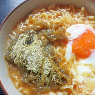 卵とろろラーメン